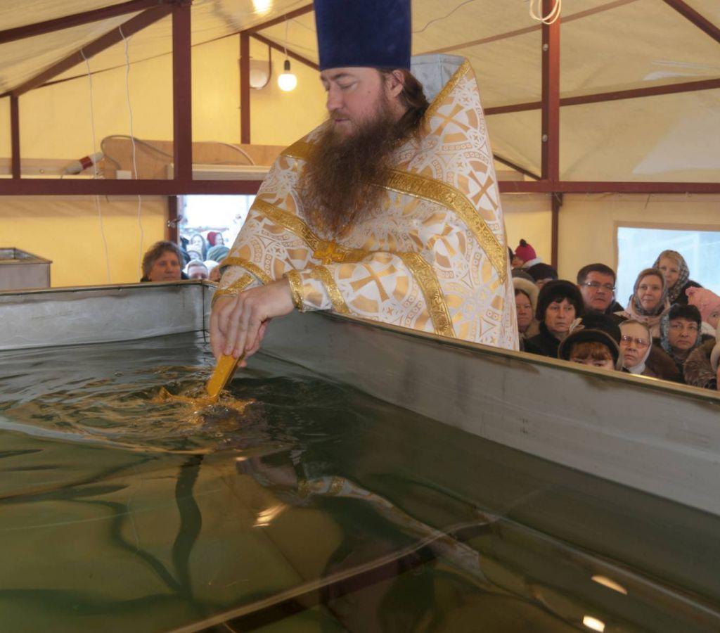 Крещение в Князь-Александровском храме