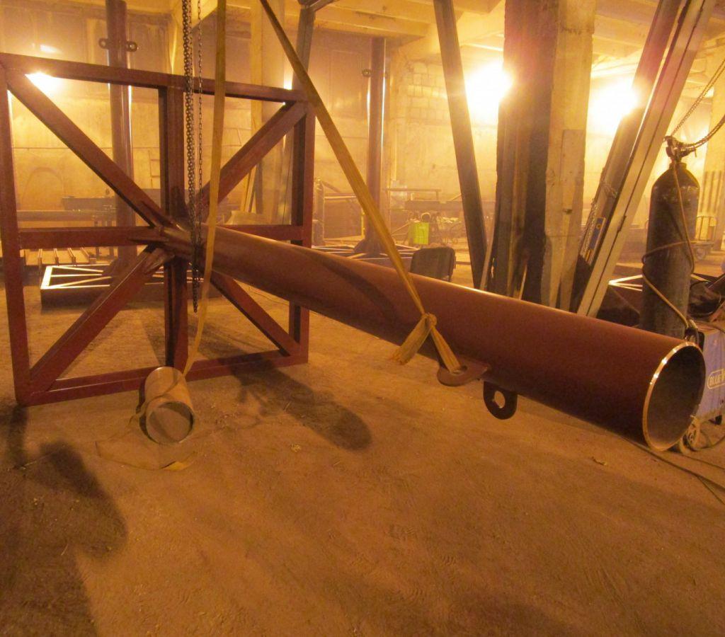 Для полной прокраски стойки вывешивали