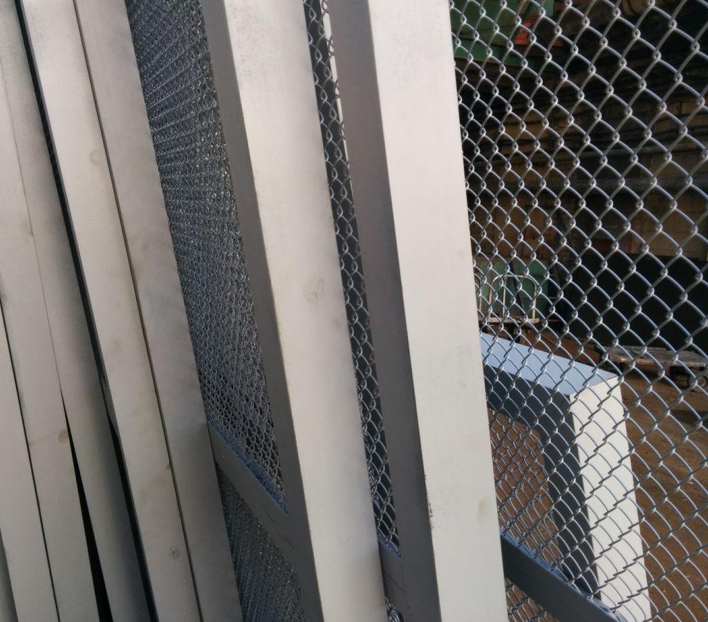 Каркасы выполнены из равнополочных уголоков: 75го и 40го