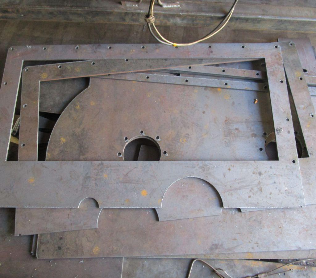 Крупная пластина из листа толщиной 10 мм