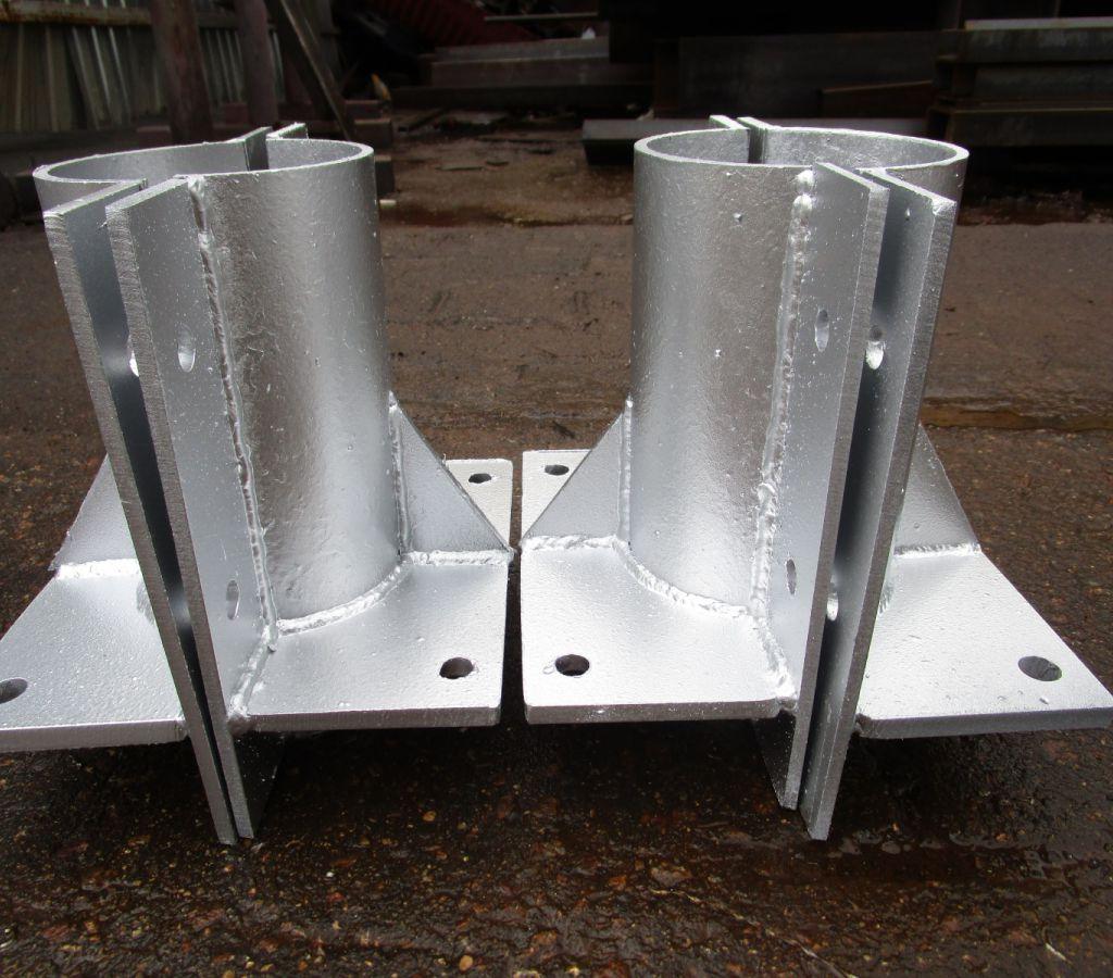 Вот так выглядят кожухи из трубы и листов