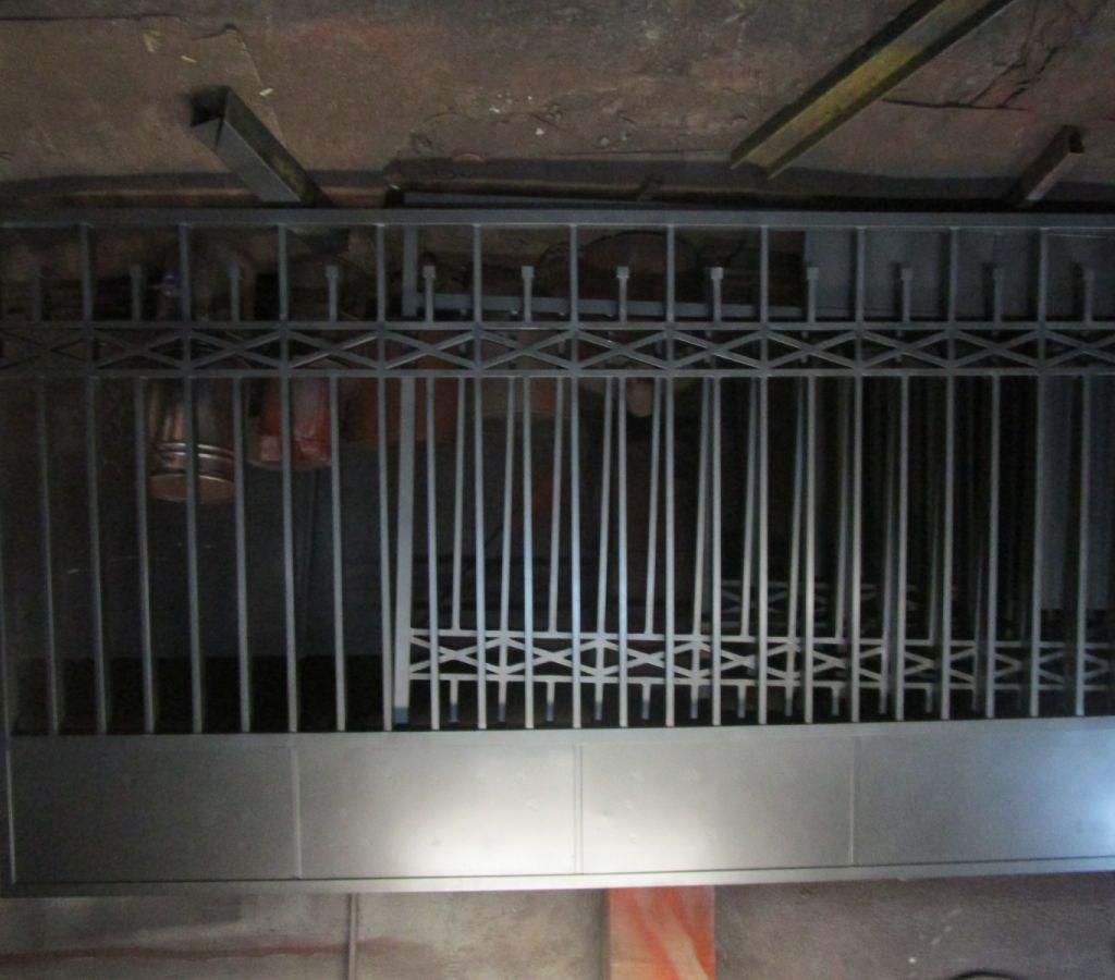 Каркас ворот и секций выполнен из трубы 60х60