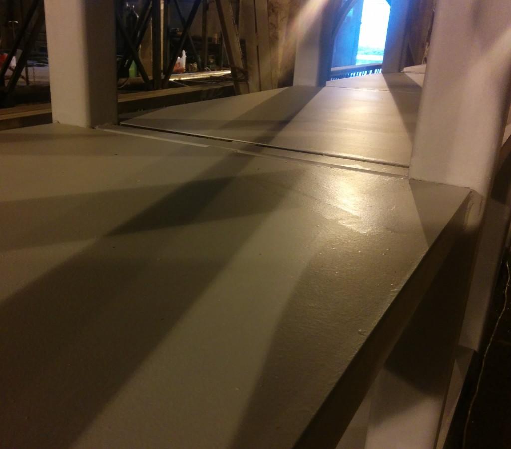 Покрытие полок выполнено из гладкого листа t=3мм