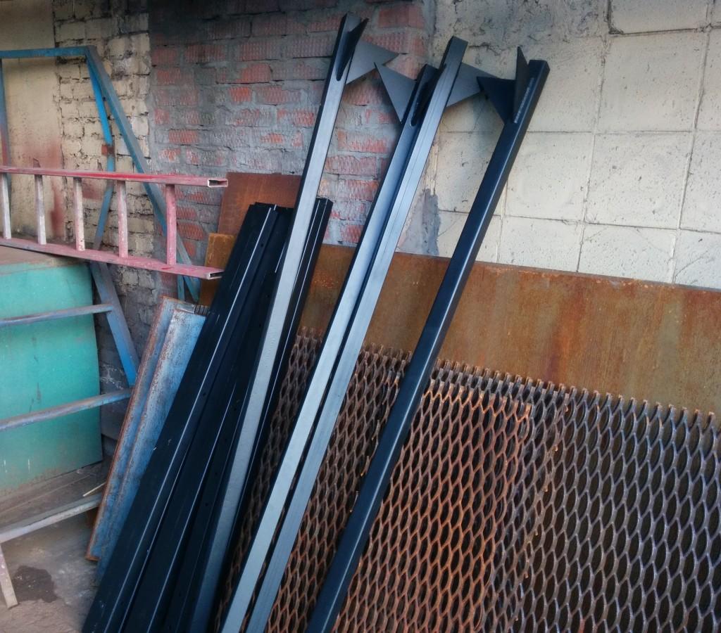 Все покрывалось грунтом и матовой черной краской