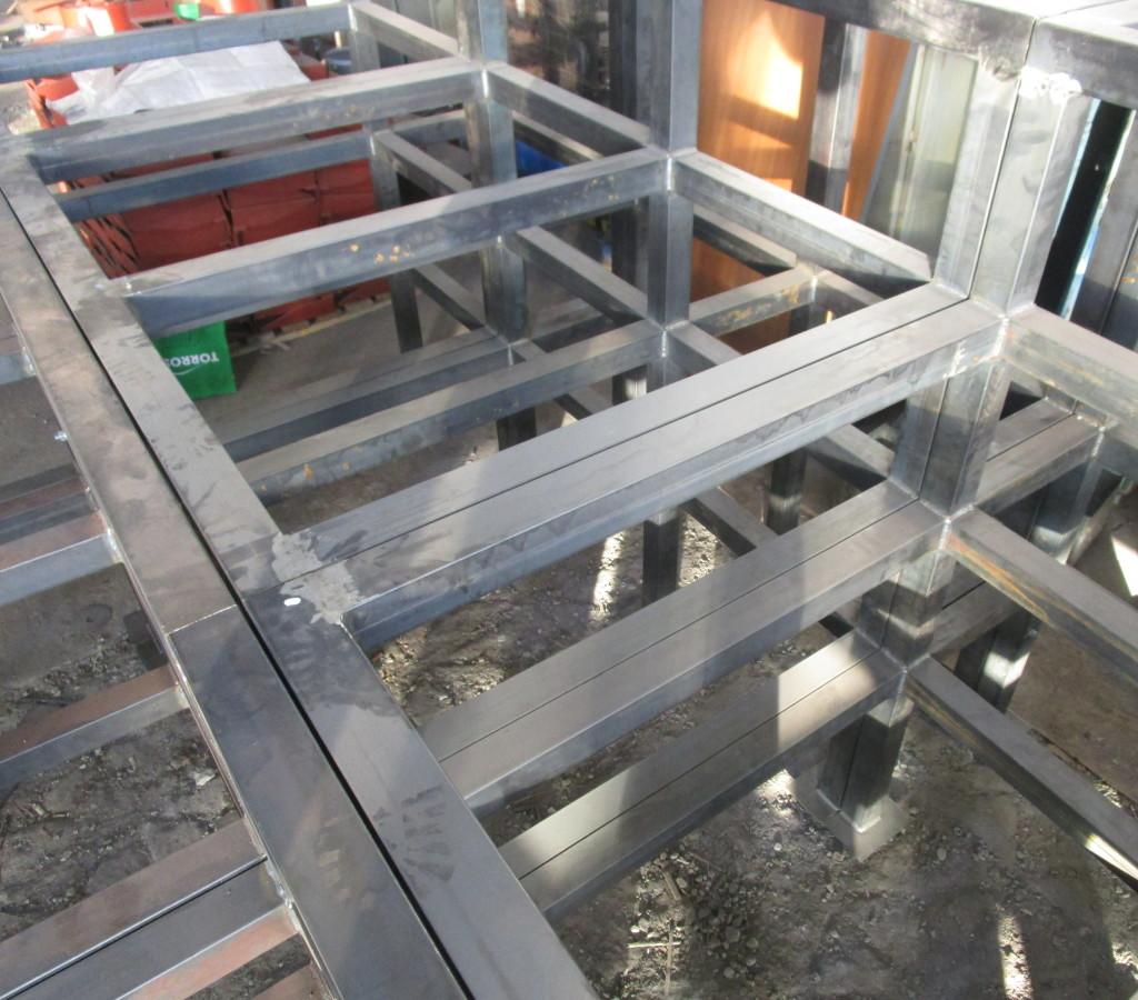 Материал - профильная труба