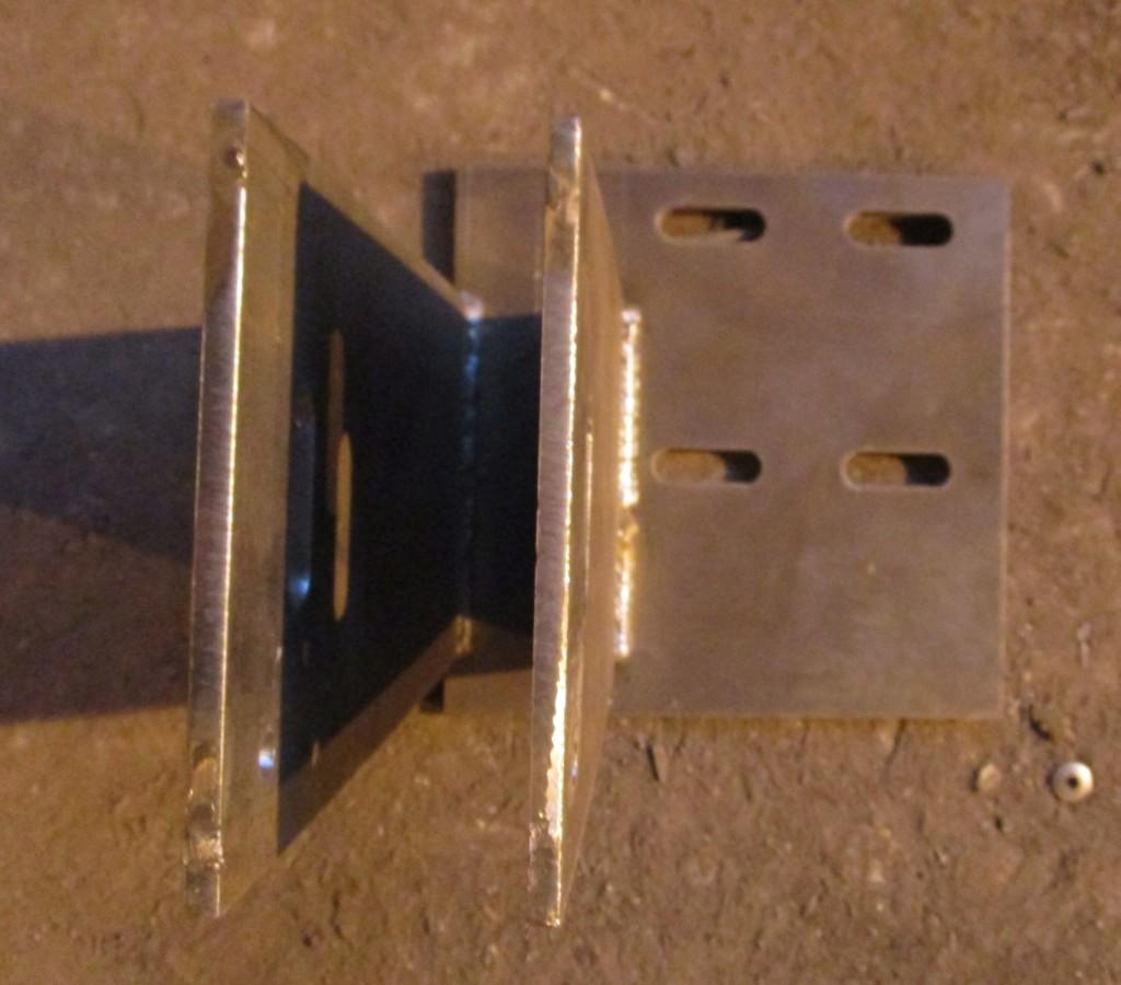 Все отверстия резались на плазме вместе с пластинами