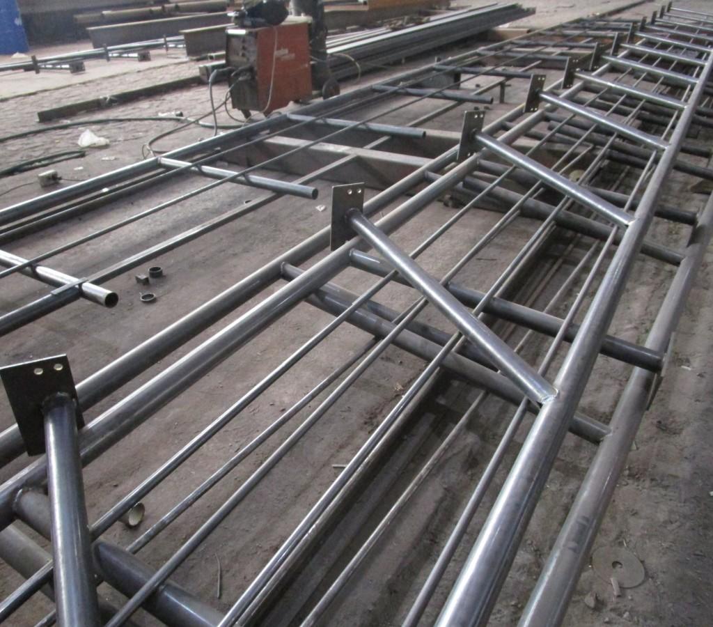 Издалека такие отверстия почти не заметны