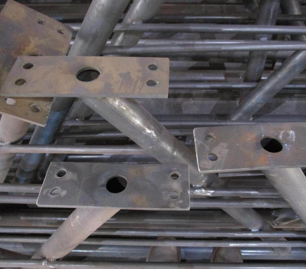 Пятки вырезаны на плазме из листа толщиной 4 мм