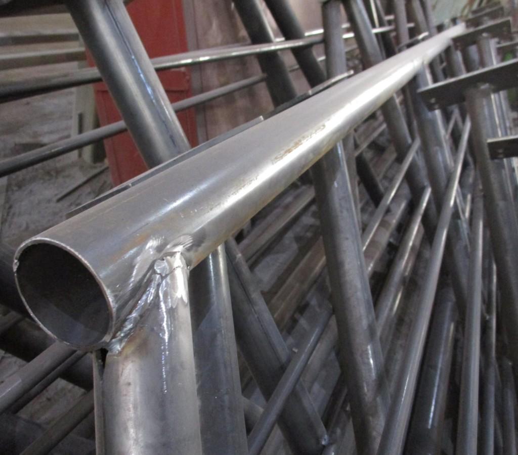 Есть они на каждой стойке - требования специалистов по горячему цинку