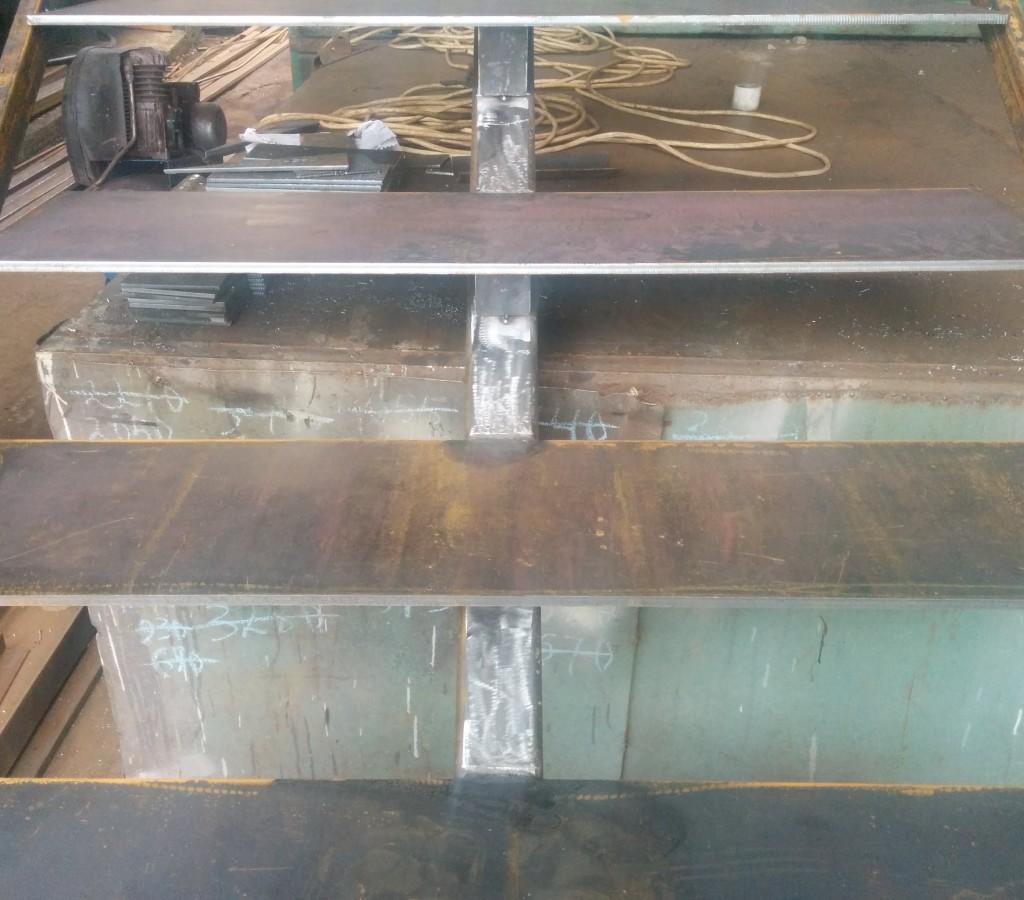 Ступени вырезаны из листа толщиной 10 мм