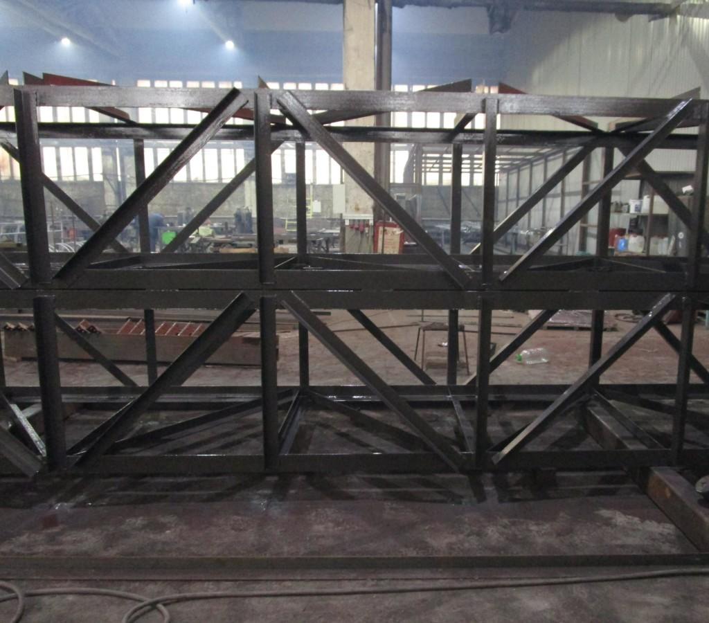 Секция состоит из двух половин: под каждую из труб в отдельности