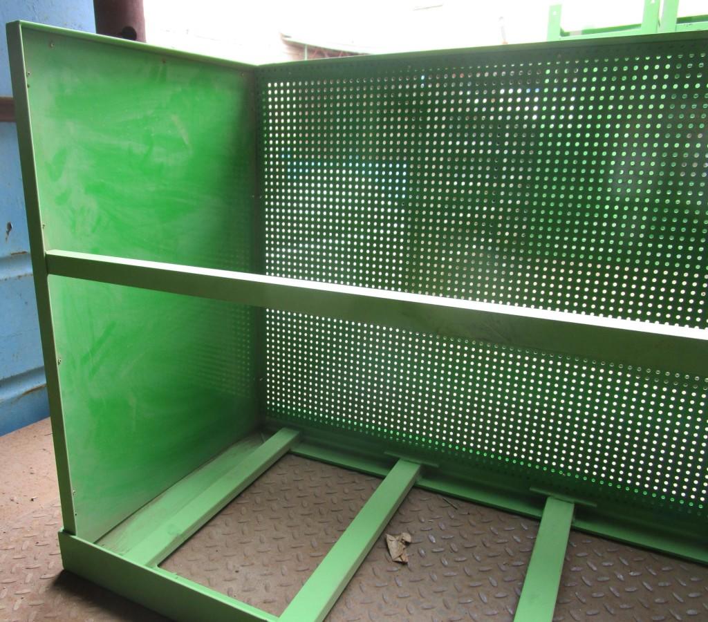 Один торец полностью глухой