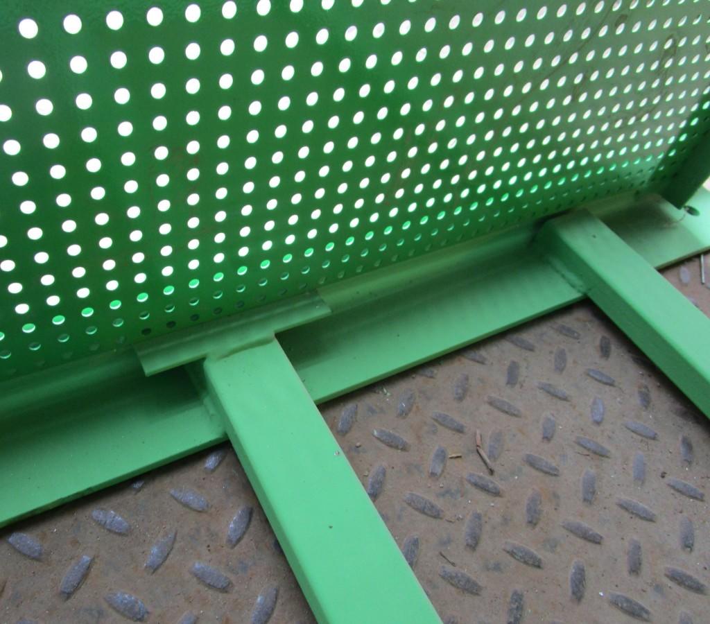 Нижняя опорная площадка корзины