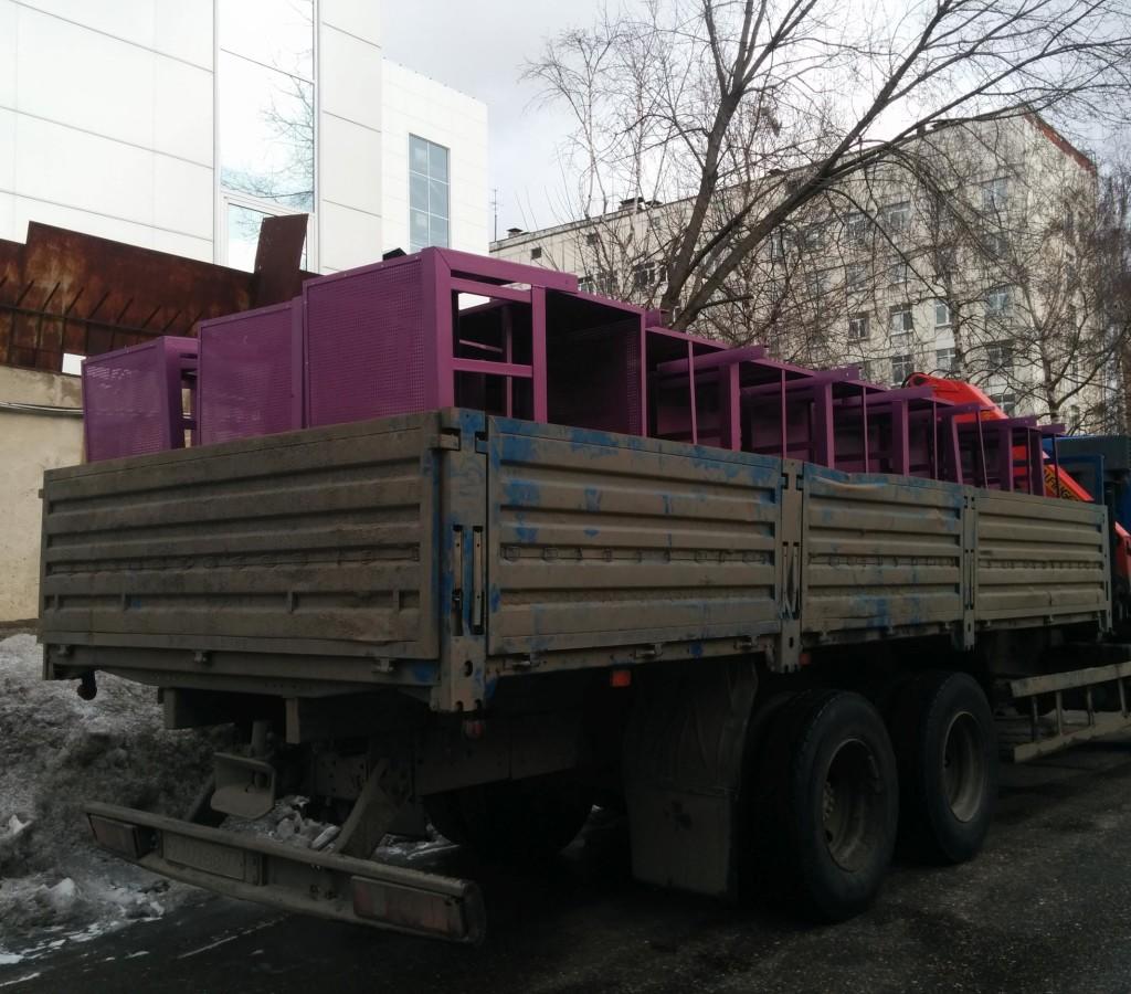 Отгрузка очередной партии корзин фиолетового цвета