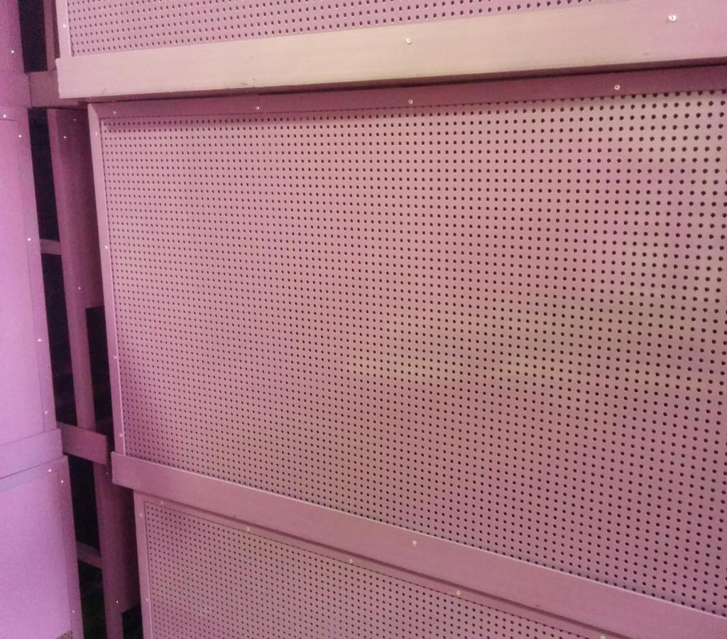 Фасад также из перфорированного листа