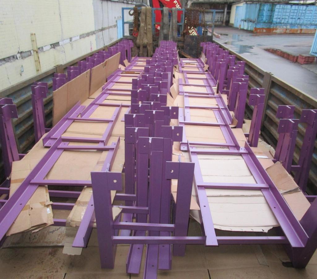 Их также выкладывали на картон, чтобы не поцарапались