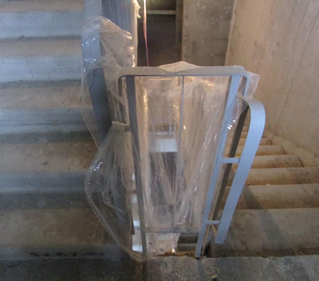 Ограждения поставлялись в пленке