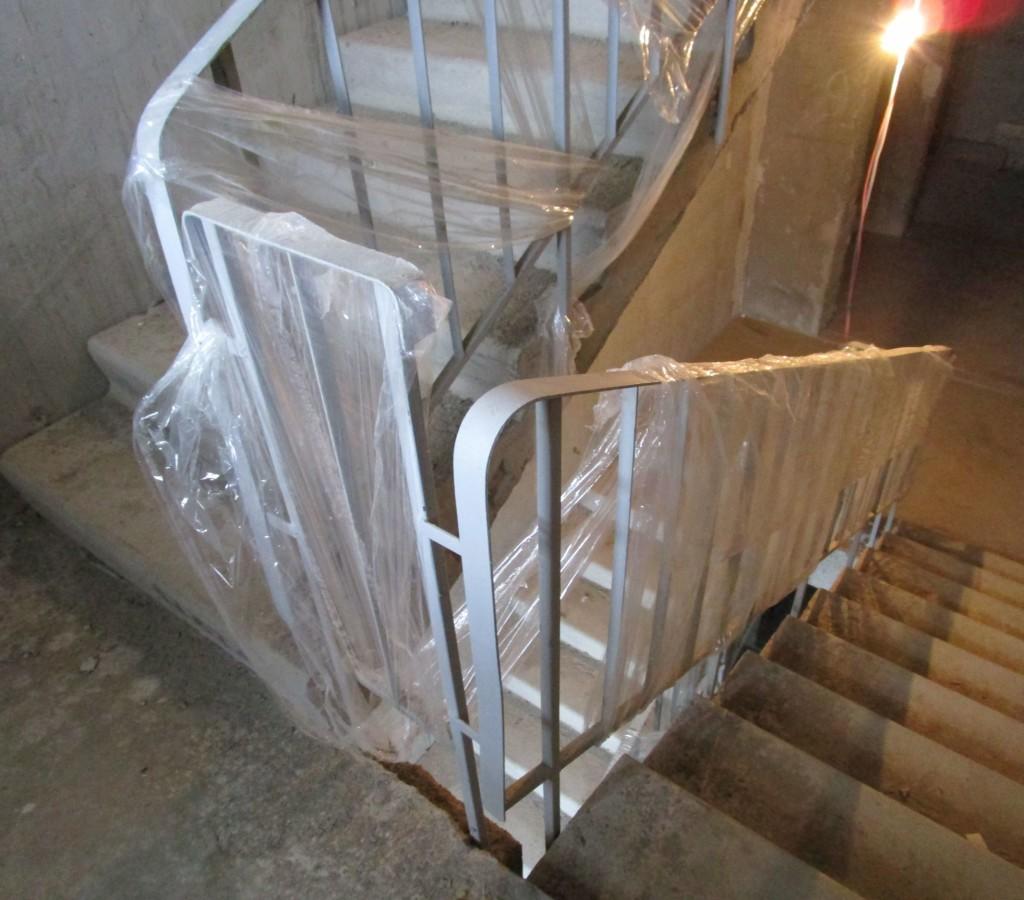 Так выглядел каркас перил на этапе первоначальной установки