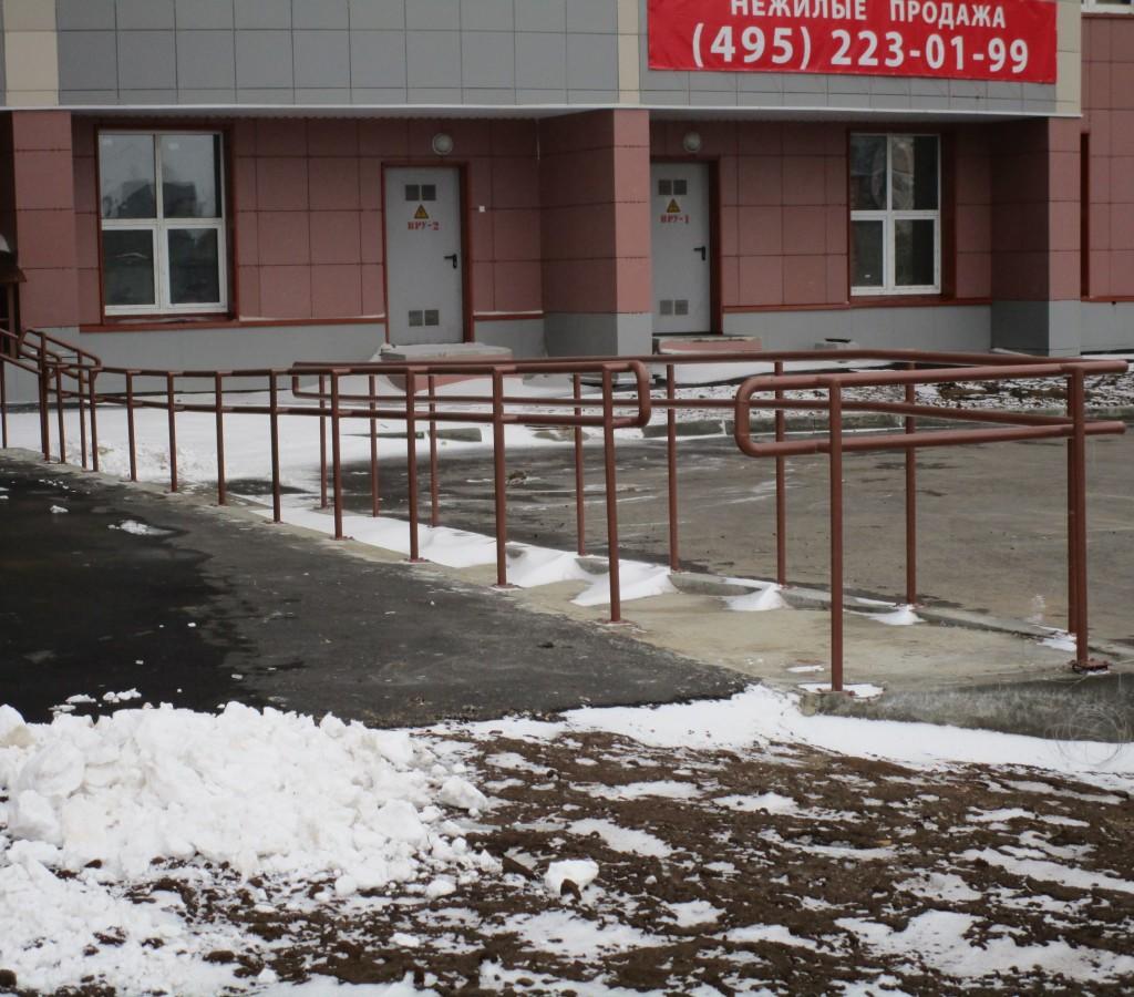 Пандус достаточно пологий, что будет очень удобно