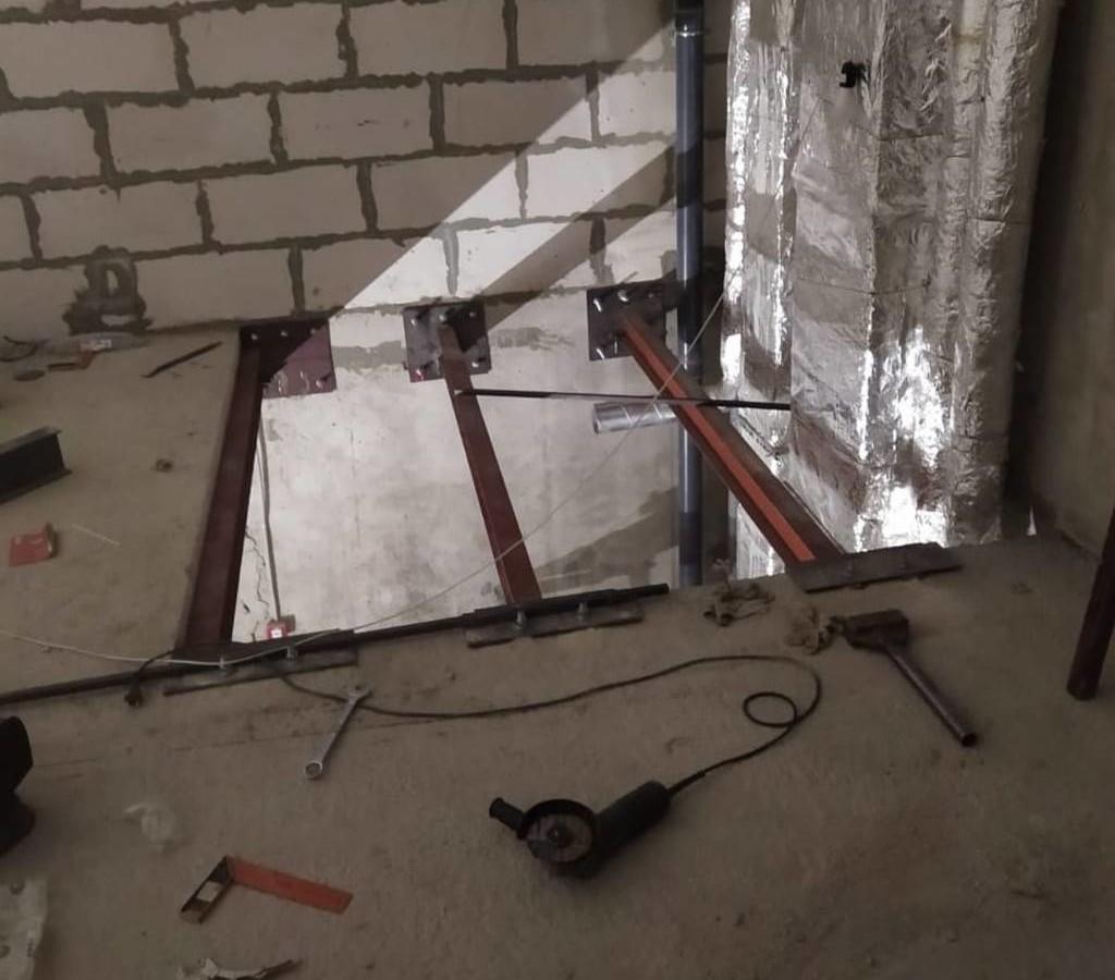 Также было смонтировано небольшое перекрытие в другой части квартиры