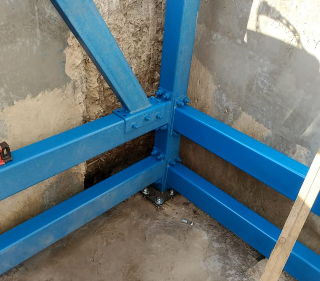 Узел одной из пяток вышки лифтовой шахты