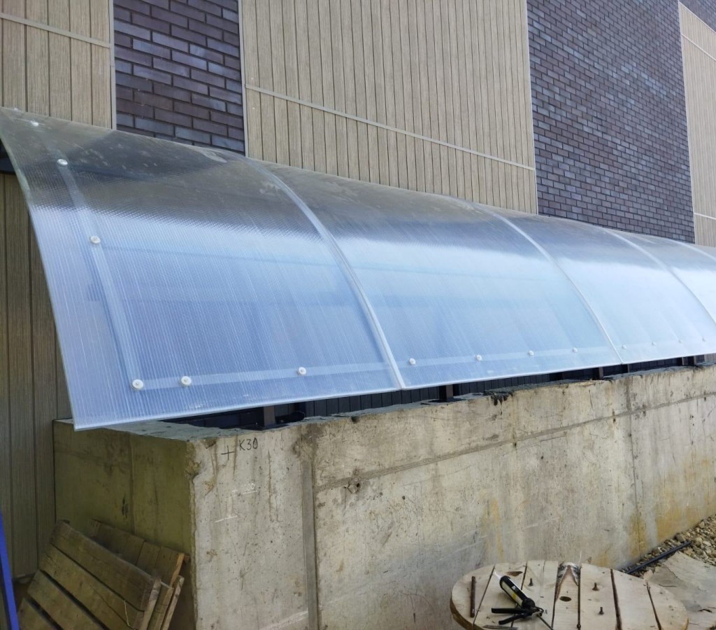 Общий вид готового навеса