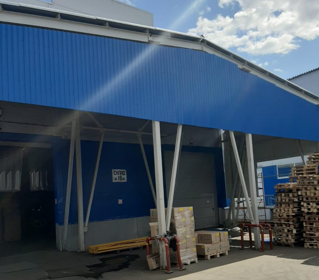 Основные силовые элементы - двутавр и профильные трубы