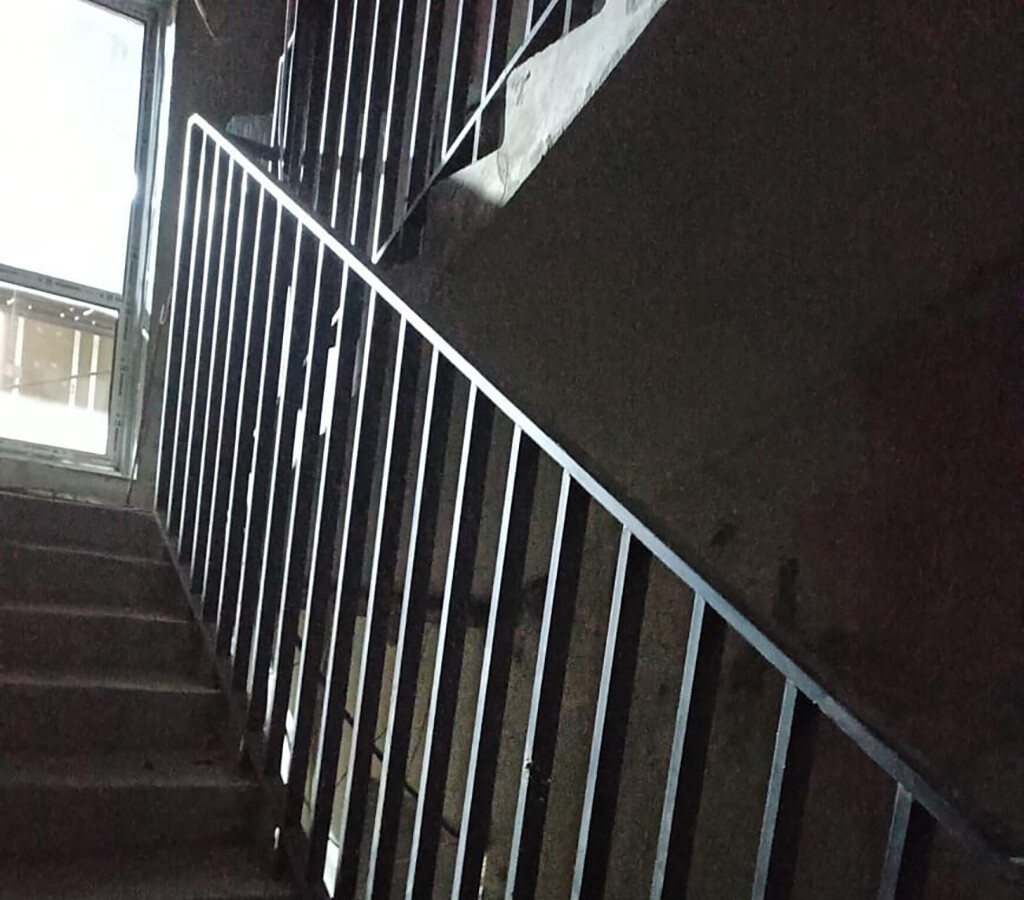 Основной материал - профильная труба 40х20 мм