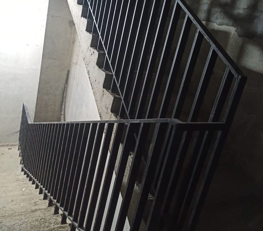 Торцевые сегменты приваривались при монтаже