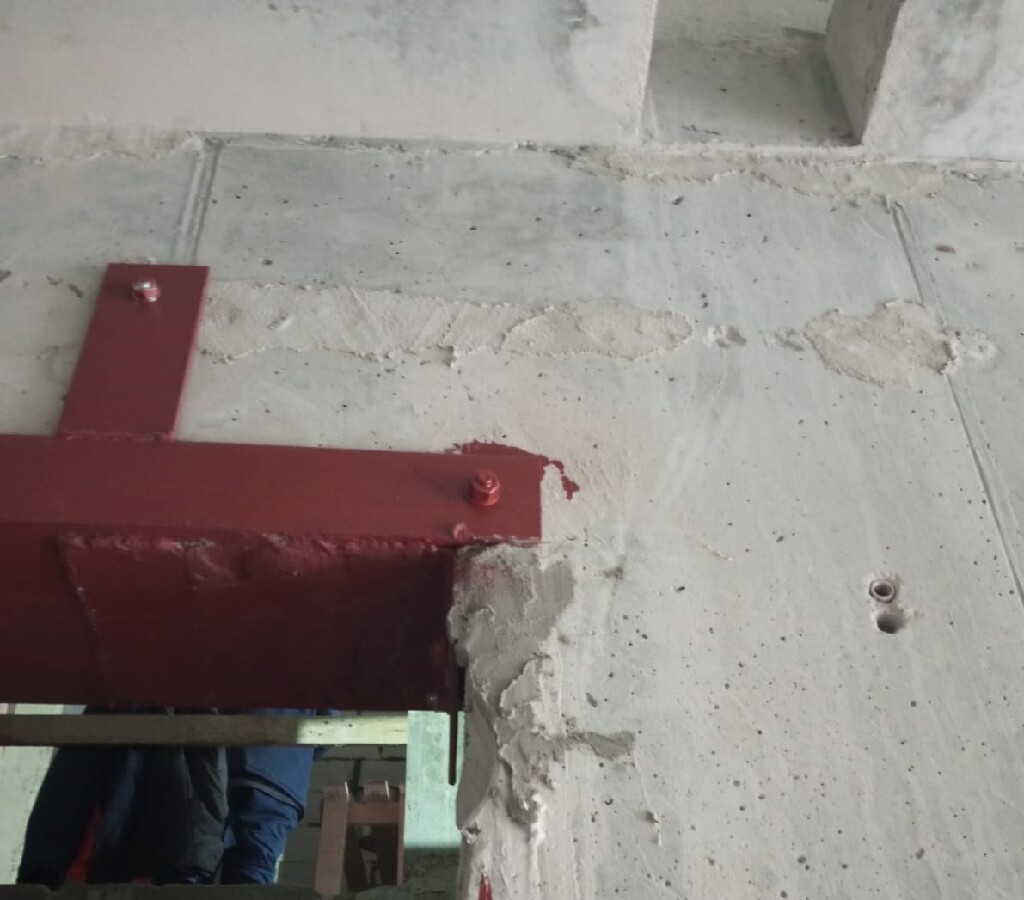 Основные материалы - уголок и пластины из-под плазмы