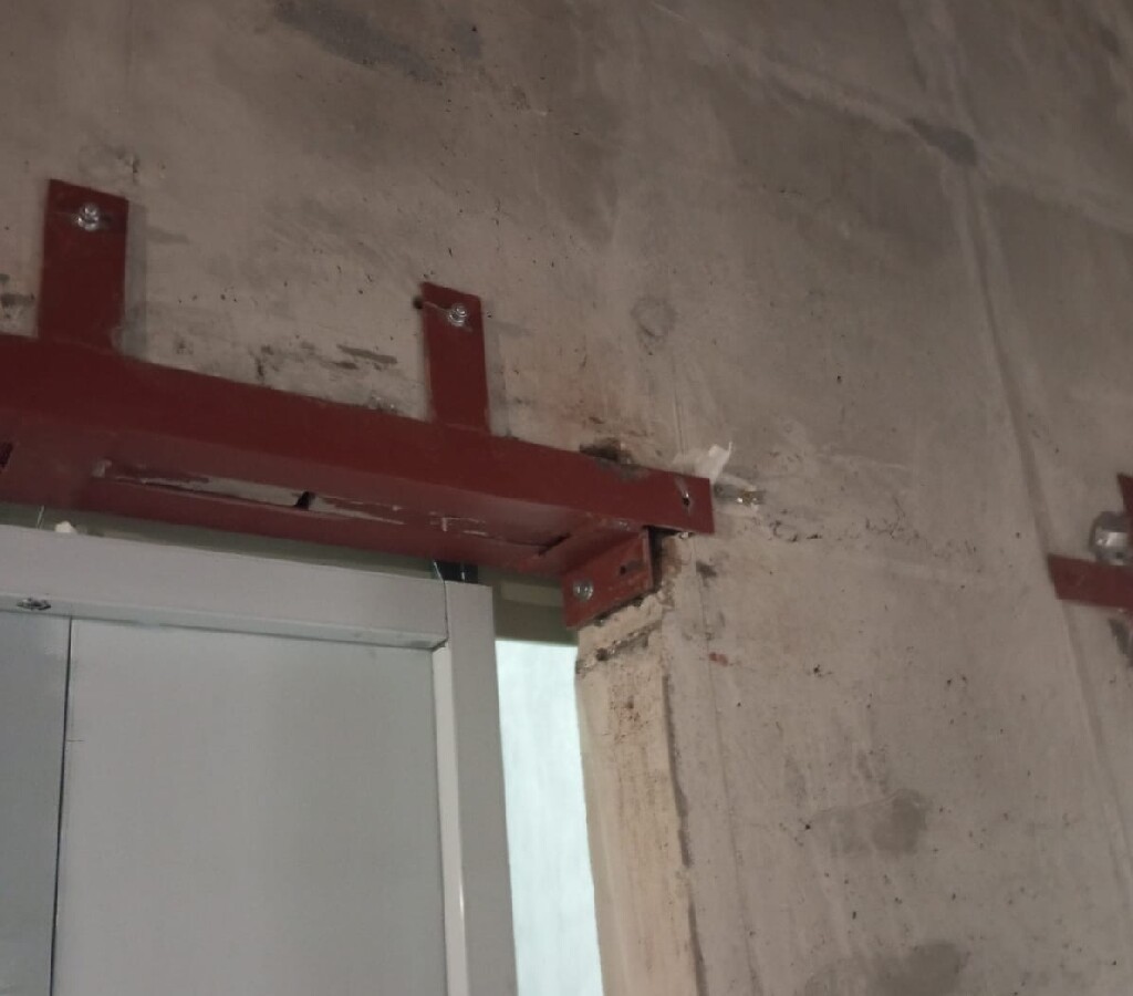 Всего смонтировано таких 40 проемов.