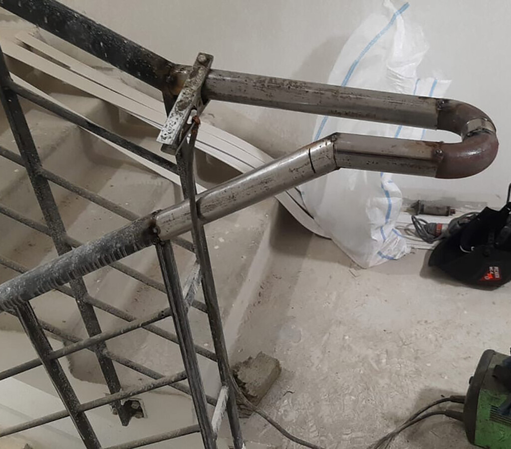 Сборка и подгонка перегиба поручня