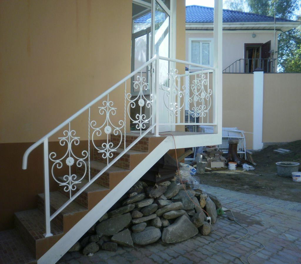 Перила лестницы