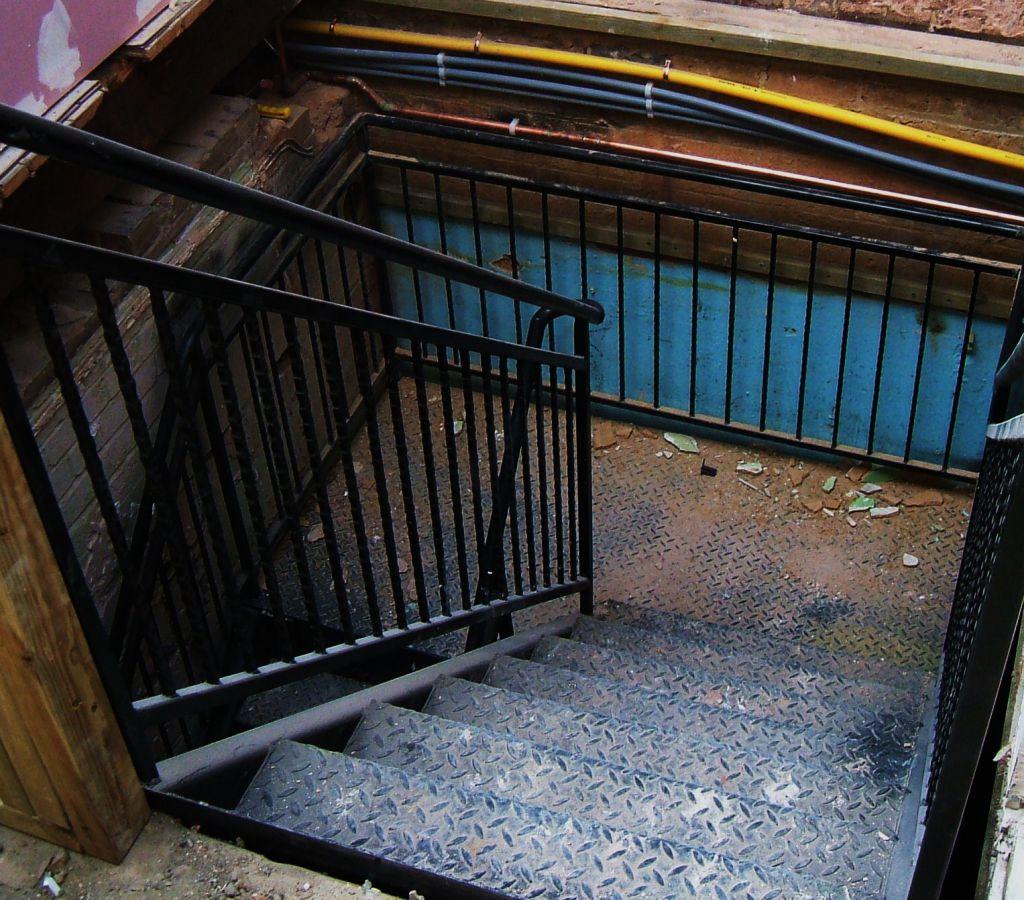 Внутрення лестница с площадкой