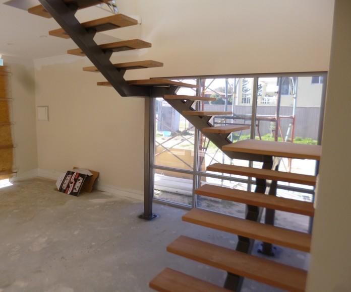 Ступени могут обычно заказчики выбирают деревянные