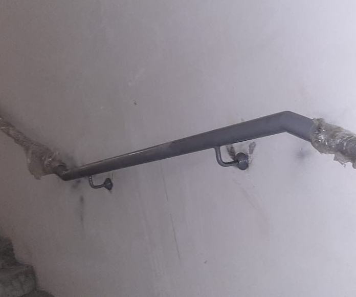 Кронштейны устанавливаются через 1-1,5 метра