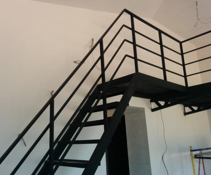 Фото Лестница в загородном доме