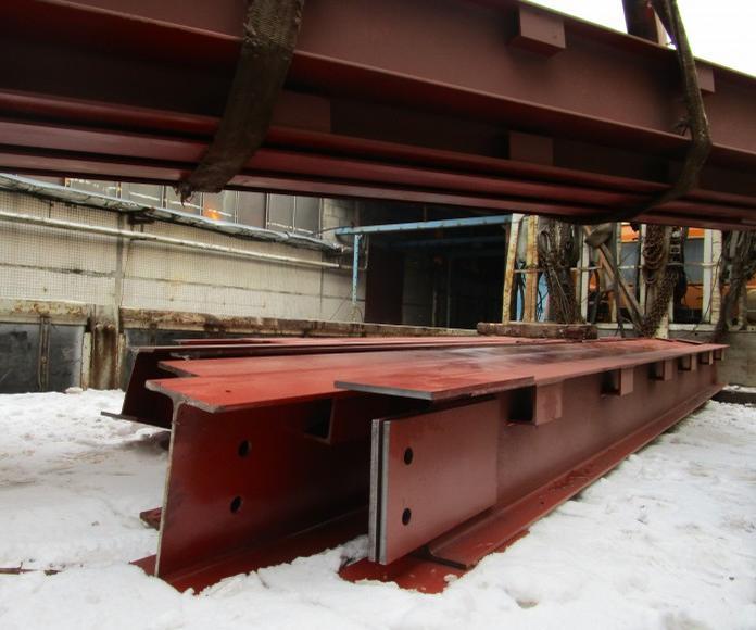 Фото Процесс погрузки металлоконструкций