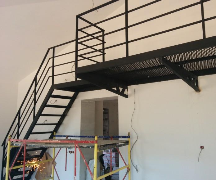 Фото Завершение монтажа лестницы в частном доме под Истрой