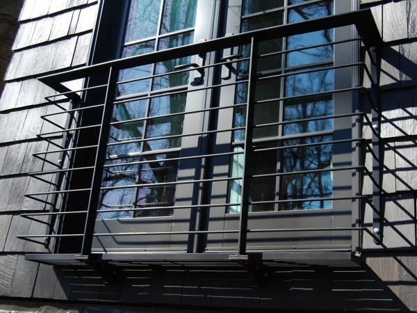 Фото Балконное ограждение из полосы и прутка