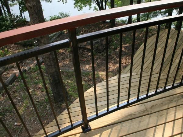 Фото Вальцованное кровельное ограждение