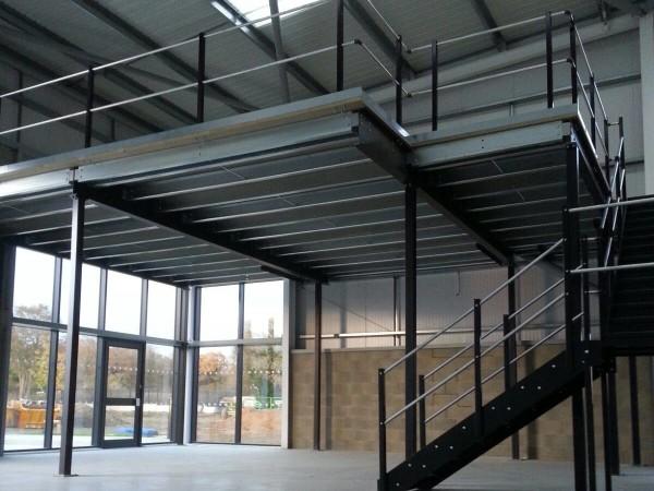 Фото Мезонин в шоуруме