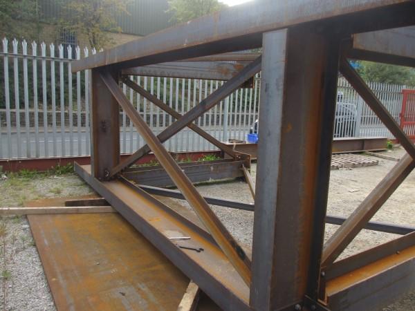 Фото Тяжелая рама из двутавра