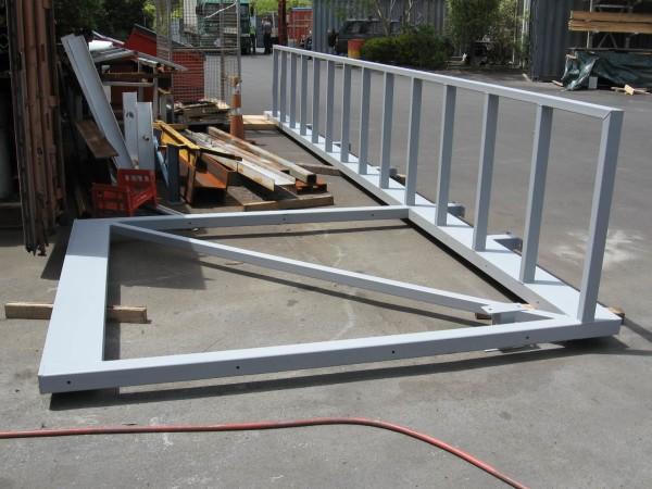 Фото Специальная рама для монтажа перекрытия с ограждением