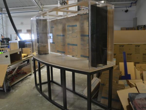 Фото Аквариум, примеренные к изготовленной тумбе