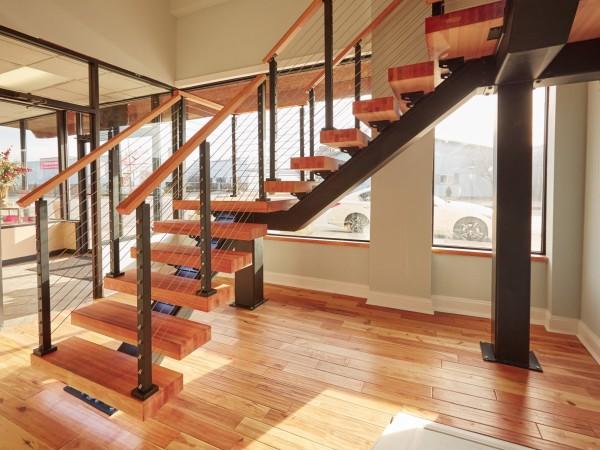 Фото Лестница на металлокаркасе на основе монокосоура