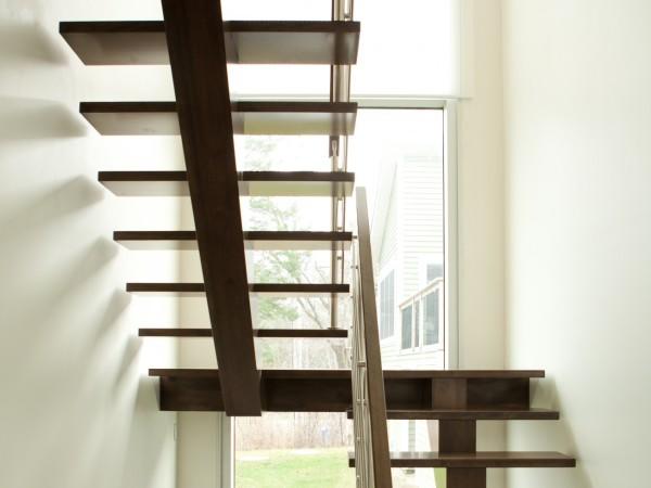 Фото Лестница на металлокаркасе с поворотом на 180 градусов