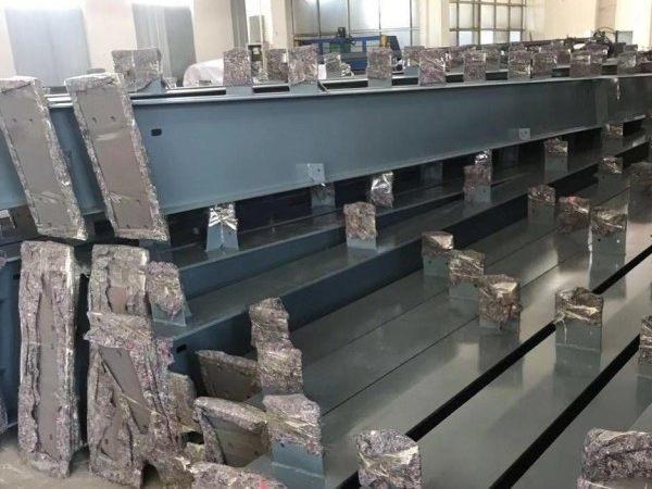 Фото Металлические колонны с транспортировочной упаковкой