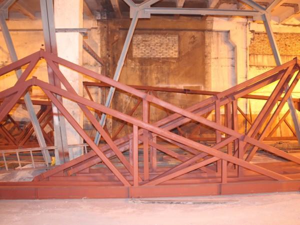 Фото Треугольные фермы из профильной трубы