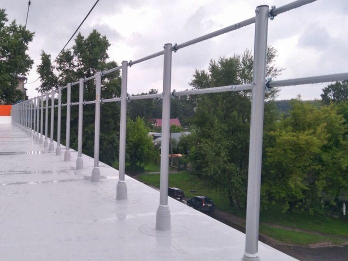 Фото Кровельное ограждение простое